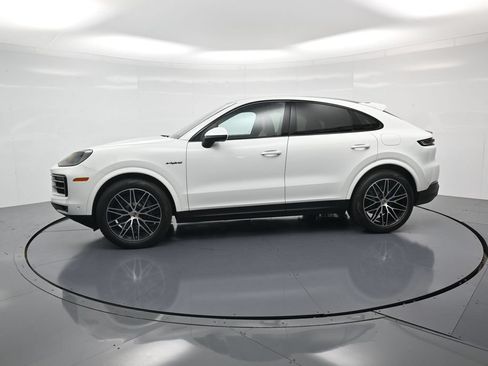 Certified 2026 Porsche Cayenne E-Hybrid Coupe AWD/4WD image 2