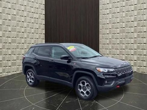 Certified 2022 Jeep Compass Trailhawk w/ Sun and Sound Group AWD/4WD image 2