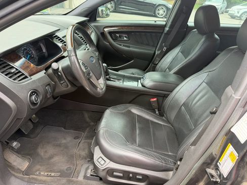 Used 2017 Ford Taurus Limited FWD image 12