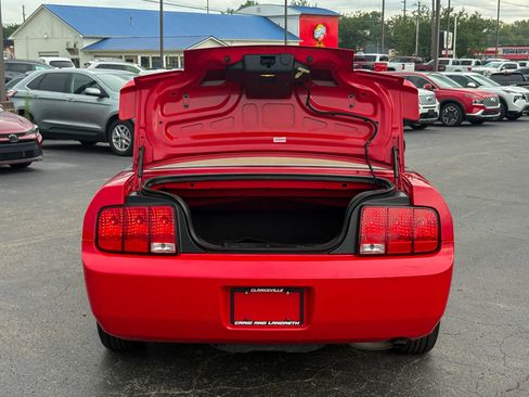 Used 2009 Ford Mustang Convertible RWD image 29