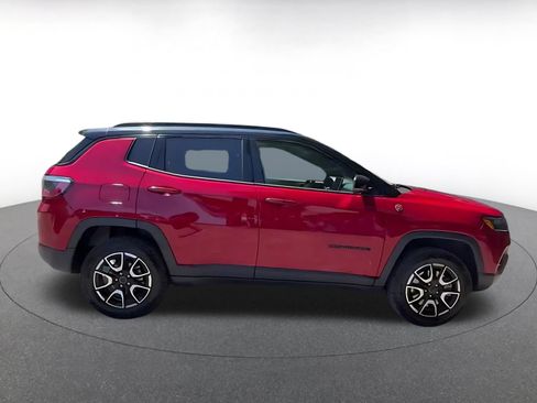 Used 2025 Jeep Compass Trailhawk AWD/4WD image 15