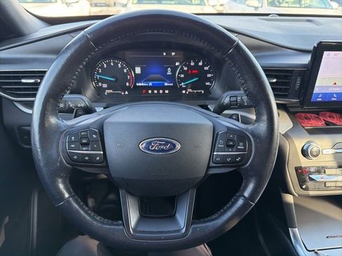 Used 2020 Ford Explorer XLT w/ Equipment Group 202A image 4