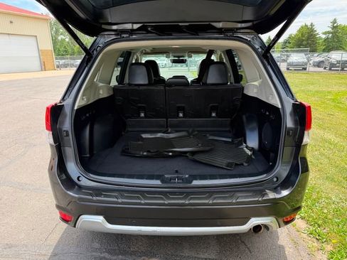 Used 2019 Subaru Forester Touring AWD/4WD image 3