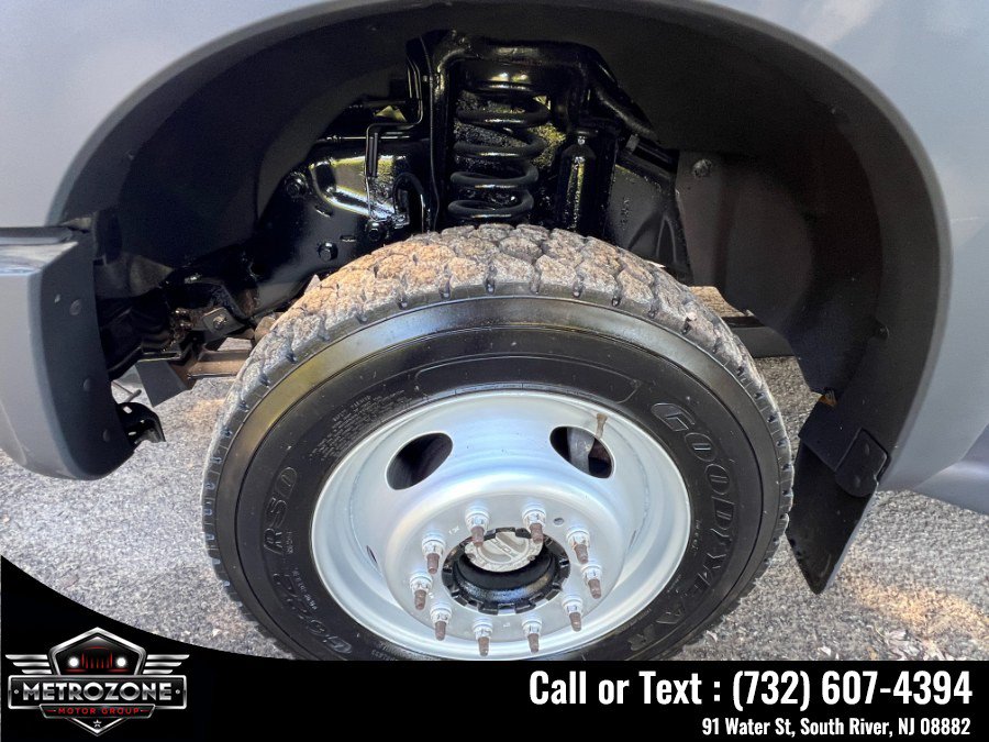 Used 2011 Ford F550 4x4 Regular Cab Super Duty w/ Payload Upgrade Pkg image 33