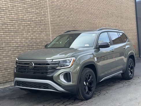 New 2026 Volkswagen Atlas Peak Edition image 24