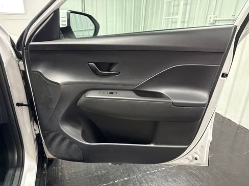 Used 2025 Hyundai Kona SEL AWD/4WD image 13