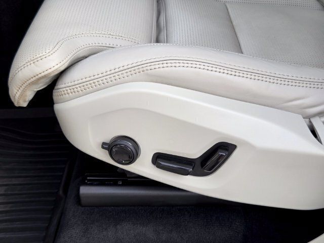 Used 2023 Volvo XC90 T8 Ultimate w/ Protection Package Premier AWD/4WD image 9