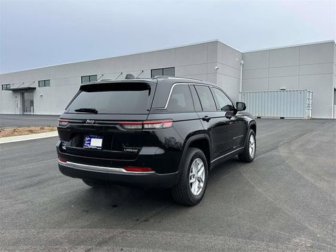 Used 2023 Jeep Grand Cherokee Laredo w/ Luxury Tech Group I image 25