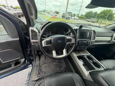 Used 2017 Ford F250 Lariat w/ Lariat Ultimate Package AWD/4WD image 12