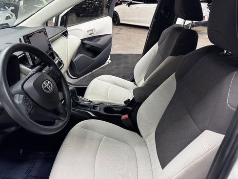 Used 2021 Toyota Corolla LE image 34