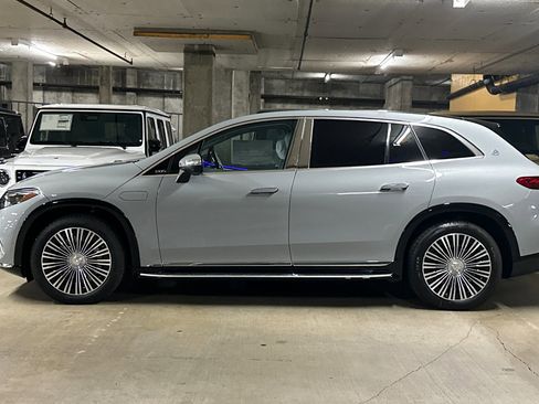 New 2025 Mercedes-Benz Maybach EQS 680 4MATIC image 2