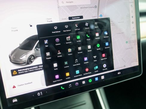 Used 2018 Tesla Model 3 Long Range image 17