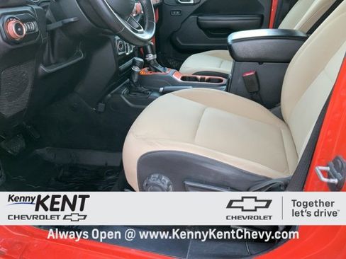 Used 2018 Jeep Wrangler Unlimited Sport S image 23