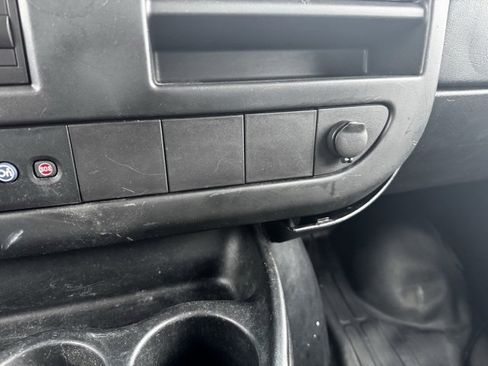 Used 2014 Chevrolet Express 2500 image 13