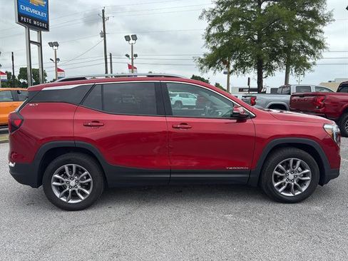 Used 2023 GMC Terrain SLT w/ Infotainment Package II AWD/4WD image 4