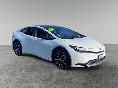 Used 2024 Toyota Prius Prime Premium FWD image 7