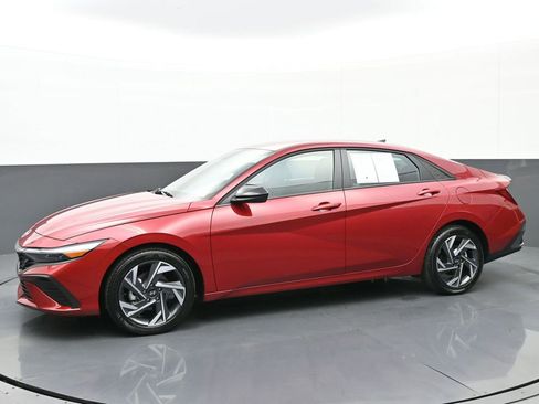 Certified 2025 Hyundai Elantra Sport image 7