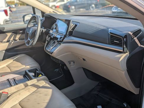 Used 2023 Honda Odyssey Touring image 22