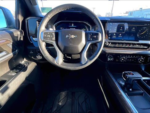 Used 2024 Chevrolet Silverado 1500 RST image 16