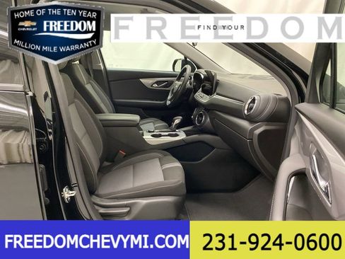 Used 2025 Chevrolet Blazer LT image 15