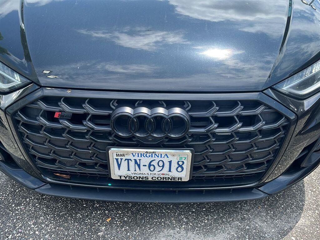 Used 2022 Audi S8 w/ S8 Comfort Plus Package AWD/4WD image 15