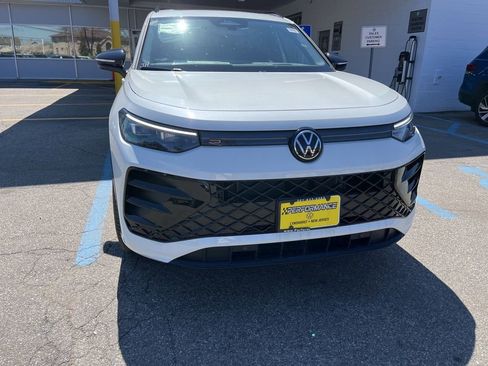 New 2026 Volkswagen Tiguan SE R-Line AWD/4WD image 7