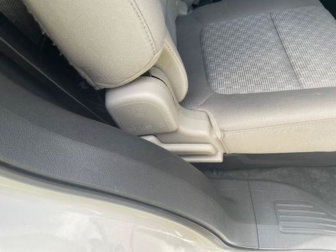 Used 2014 Ford Explorer XLT FWD image 22