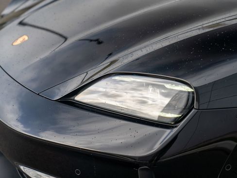 Certified 2025 Porsche Taycan RWD image 29