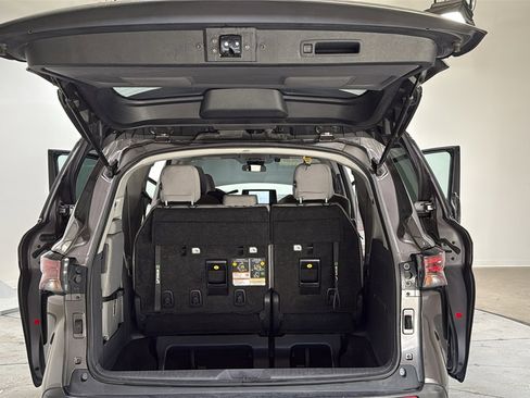 Certified 2023 Toyota Sienna LE image 16