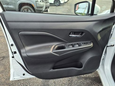 New 2025 Nissan Versa SV w/ Trunk Package image 11