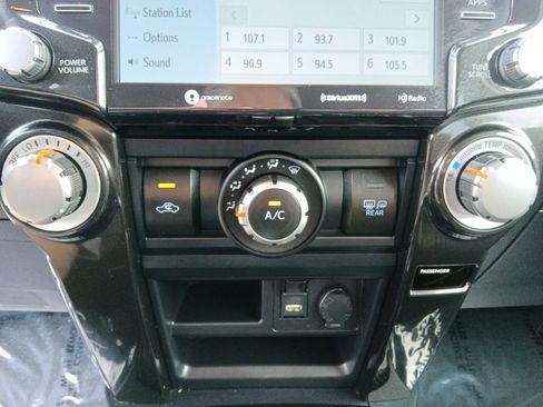 Used 2024 Toyota 4Runner TRD Off-Road AWD/4WD image 23