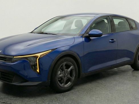 Used 2025 Kia K4 FWD image 3