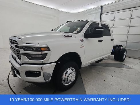 New 2026 RAM 3500 Tradesman w/ Chrome Appearance Group A AWD/4WD image 4