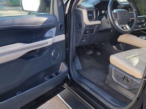 Used 2023 Ford Expedition Max Limited image 14