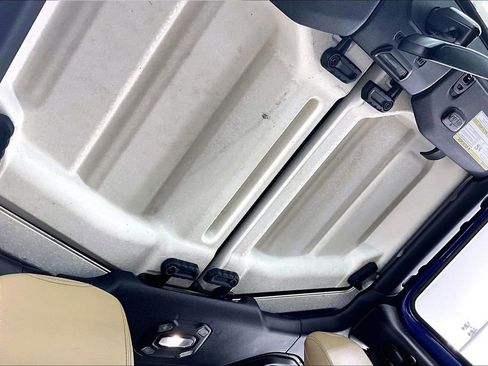 Used 2018 Jeep Wrangler Unlimited Sahara AWD/4WD image 22