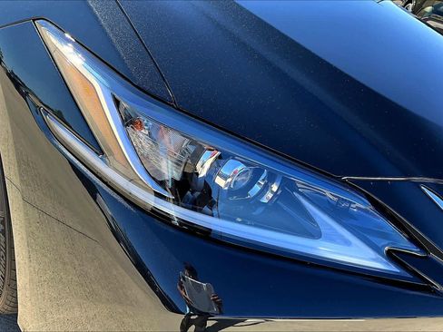 New 2025 Lexus ES 350 w/ Premium Package image 13