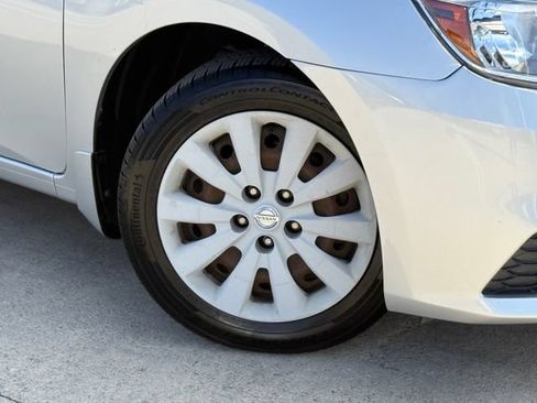 Used 2019 Nissan Sentra S FWD image 2