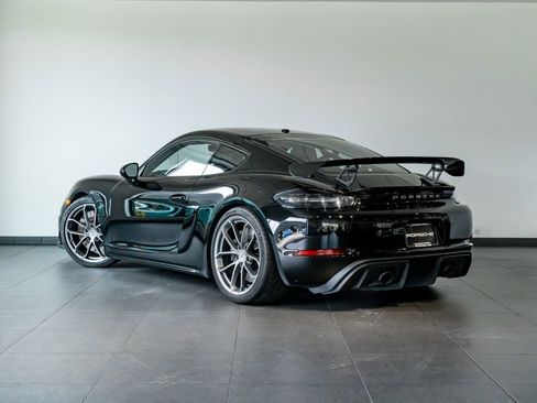Used 2020 Porsche 718 Cayman GT4 RWD image 3
