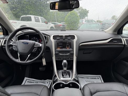 Used 2014 Ford Fusion SE w/ Equipment Group 502A FWD image 19