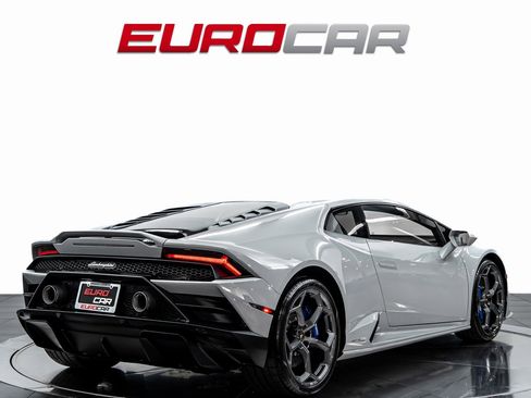 Used 2023 Lamborghini Huracan EVO image 5