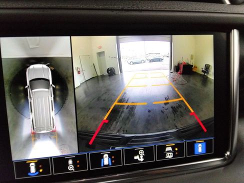 Used 2023 GMC Yukon XL Denali image 24