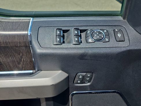Used 2020 Ford F350 Lariat w/ Lariat Ultimate Package AWD/4WD image 31