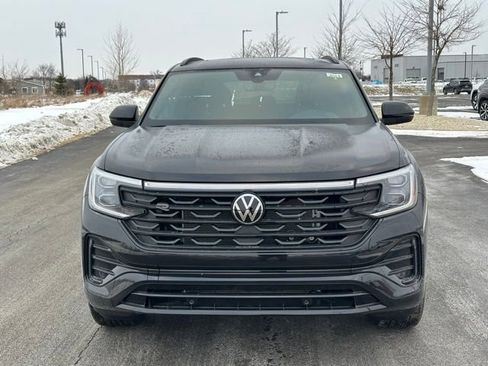 New 2026 Volkswagen Atlas Cross Sport SEL R-Line image 2