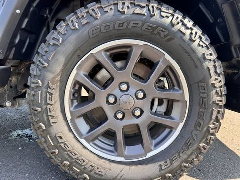 Used 2021 Jeep Gladiator Overland AWD/4WD image 31