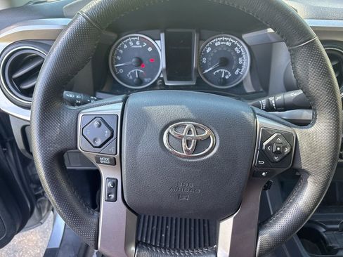 Used 2017 Toyota Tacoma SR5 w/ Tow Package image 13