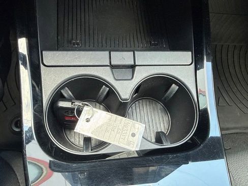 Used 2025 Toyota Prius LE FWD image 19