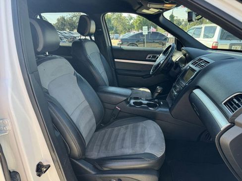 Used 2017 Ford Explorer XLT w/ Equipment Group 202A image 16