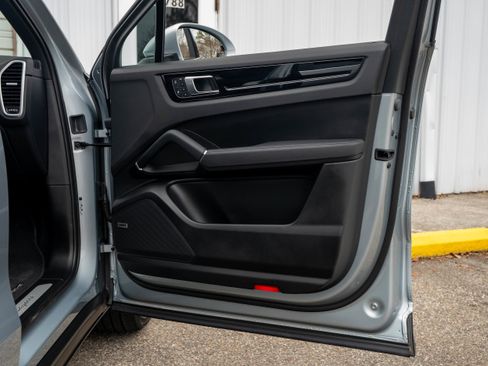 Certified 2022 Porsche Cayenne image 27
