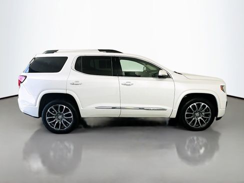 Used 2022 GMC Acadia Denali w/ Denali Technology Package FWD image 8