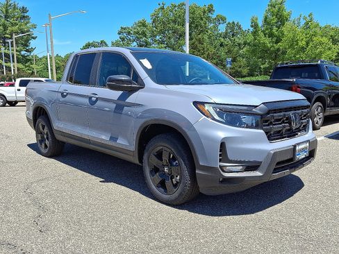 New 2026 Honda Ridgeline Black Edition image 2